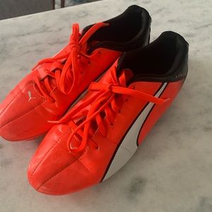 Women’s Puma Cleats. Size 8.5.